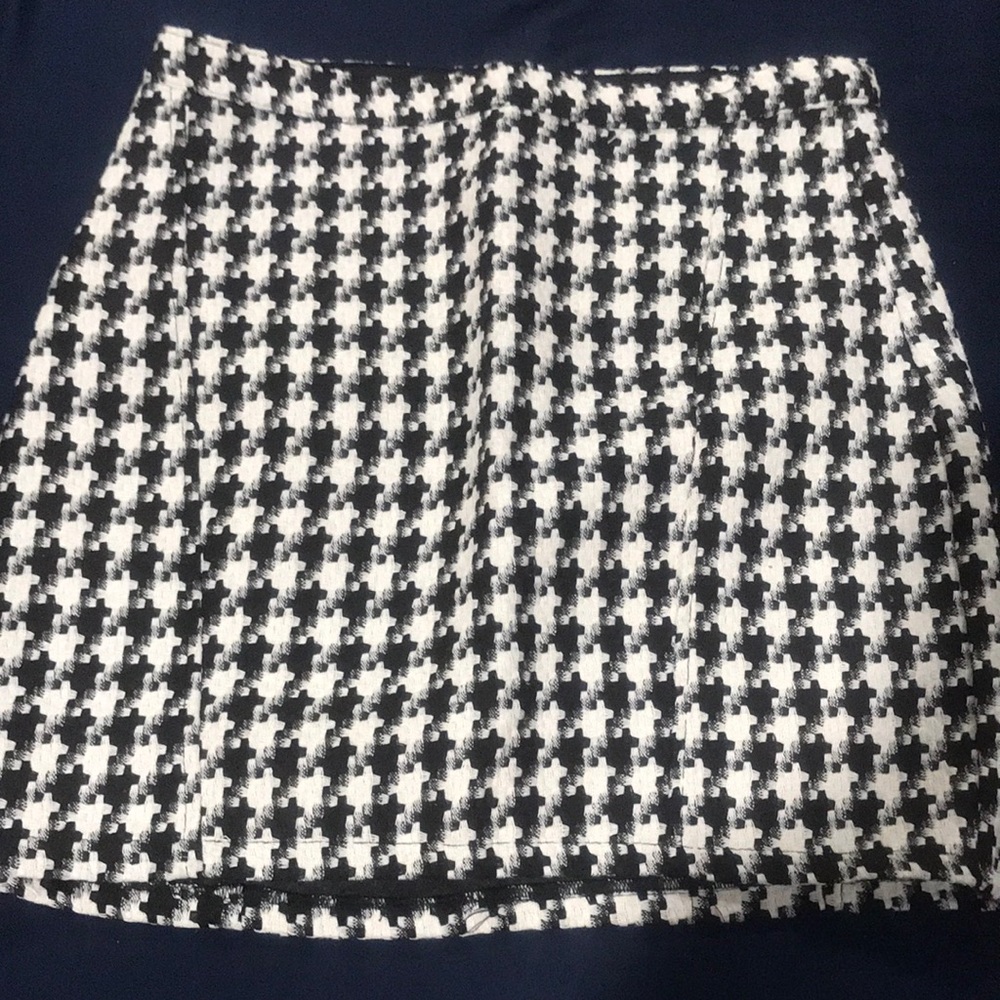 Classic Black and White Houndstooth Skirt